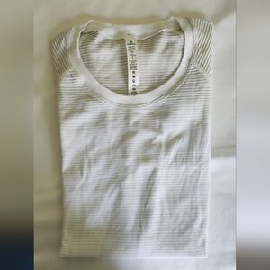 NWT Swiftly Tech LS 2.0 *Sun size 8